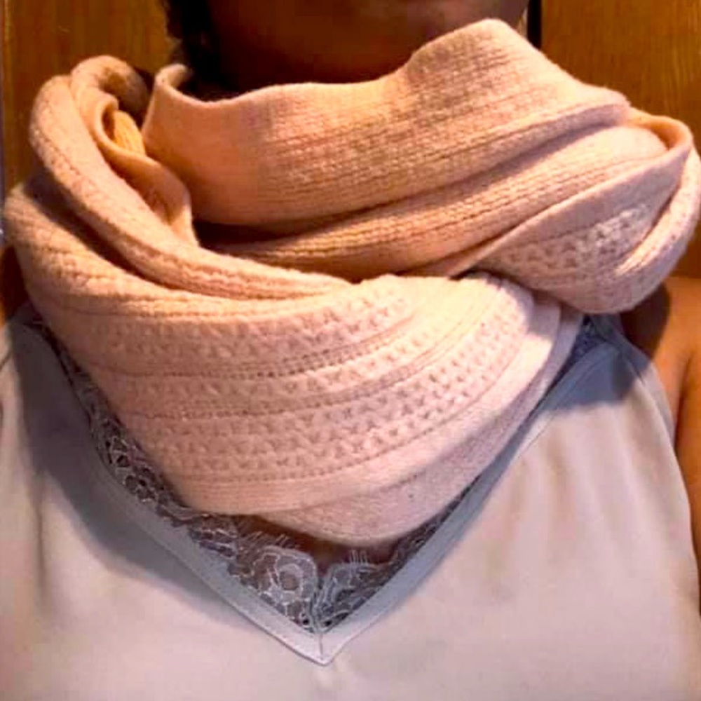 Calvin Klein infinity scarf light pink